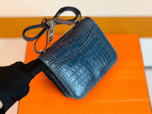 Hermes Constance Shiny Alligator crocodile n7 Dark blue Silver Hardware 18cm Full Handmade