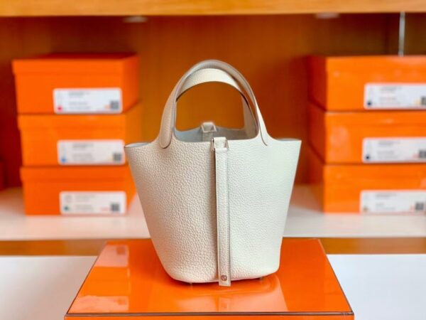 mmexport1674908825206-1024x768-2 Hermes Picotin Lock Togo craie White Silver Hardware 18cm Full Handmade