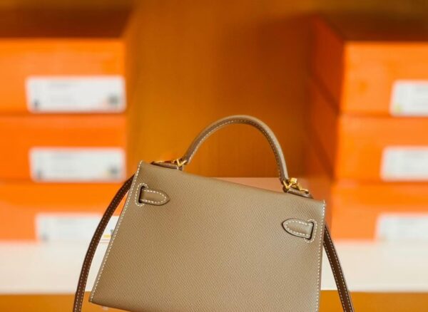mmexport1674908970642-1024x747-1 Hermes mini kelly Epsom 18 Etoupe Gold Hardware 19cm Full Handmade