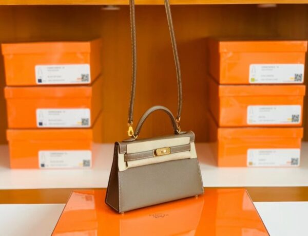 mmexport1674908972094-1024x783-1 Hermes mini kelly Epsom 18 Etoupe Gold Hardware 19cm Full Handmade