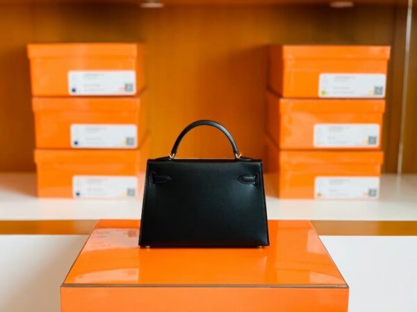 mmexport1674909445102-1024x768-1 Hermes mini kelly Box Black Gold Hardware 19cm Full Handmade