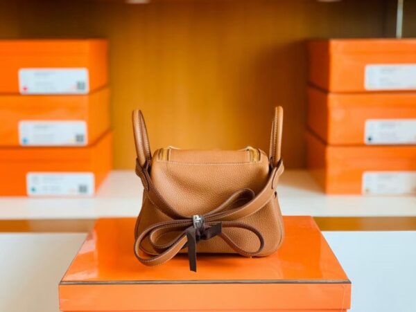 Hermes Mini Lindy Togo CK37 Golden Brown Gold Hardware 19cm Full Handmade