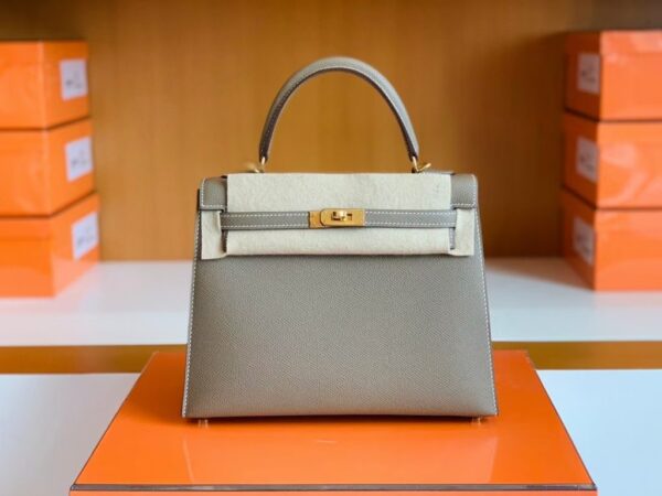 mmexport1677125592065-1024x768-2 Hermes Kelly Epsom Etoupe Grey Gold Hardware 25cm Full Handmade
