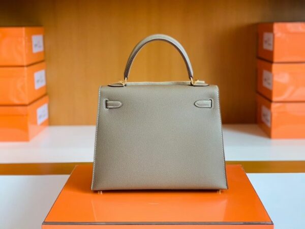 mmexport1677125594123-1024x768-1 Hermes Kelly Epsom Etoupe Grey Gold Hardware 25cm Full Handmade