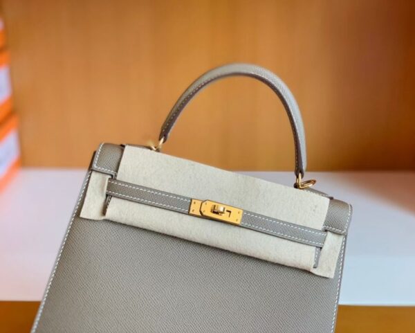mmexport1677125596958-1024x821-1 Hermes Kelly Epsom Etoupe Grey Gold Hardware 25cm Full Handmade