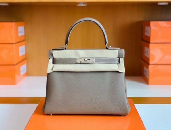 mmexport1677126888628-1024x777-1 Hermes Kelly Togo Etoupe Grey Gold Hardware 28cm Full Handmade