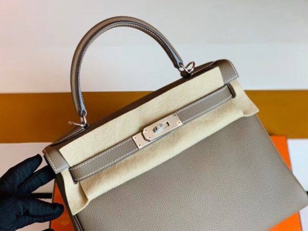 mmexport1677126893239-1024x768-1 Hermes Kelly Togo Etoupe Grey Gold Hardware 28cm Full Handmade