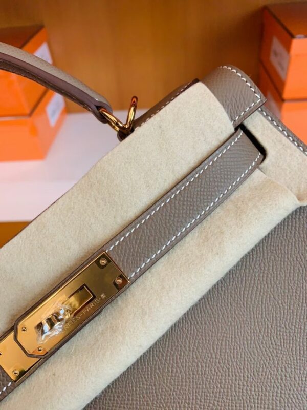 mmexport1681810136167-768x1024-1 Hermes Kelly Epsom Etoupe Grey Gold Hardware 28cm Full Handmade