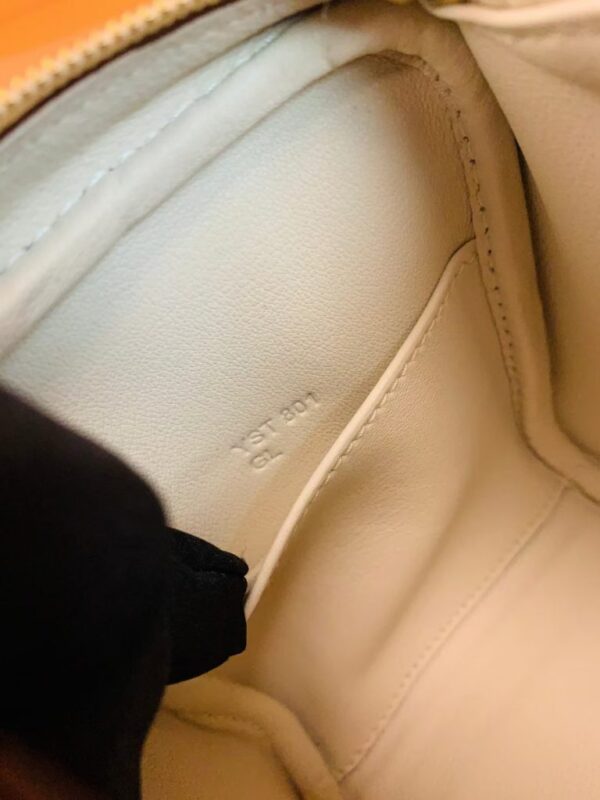 mmexport1688808850534-768x1024-1 Hermes Mini Lindy TC Leather Creamy White Gold Hardware 19cm Full Handmade