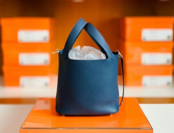 mmexport1697470009013-1024x783-1 Hermès Picotin Togo Deep Blue Gold Hardware 18cm Full Handmade